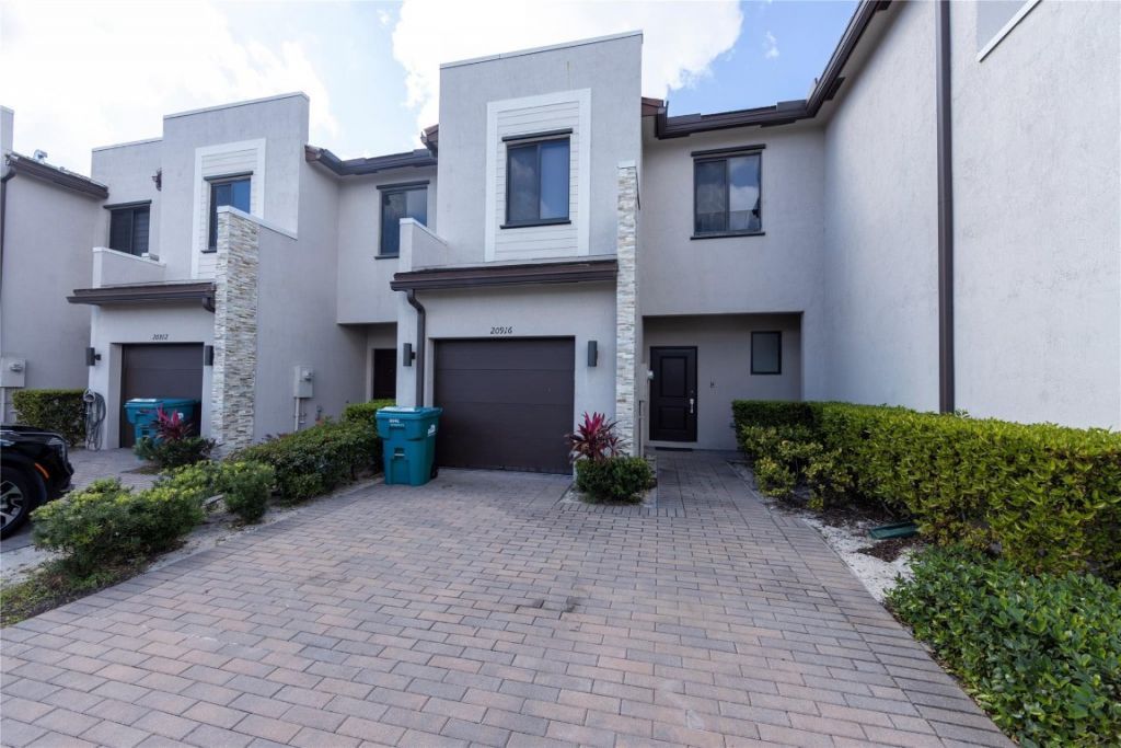 20920 NE 8th Avenue, Miami, FL 33179 Photo