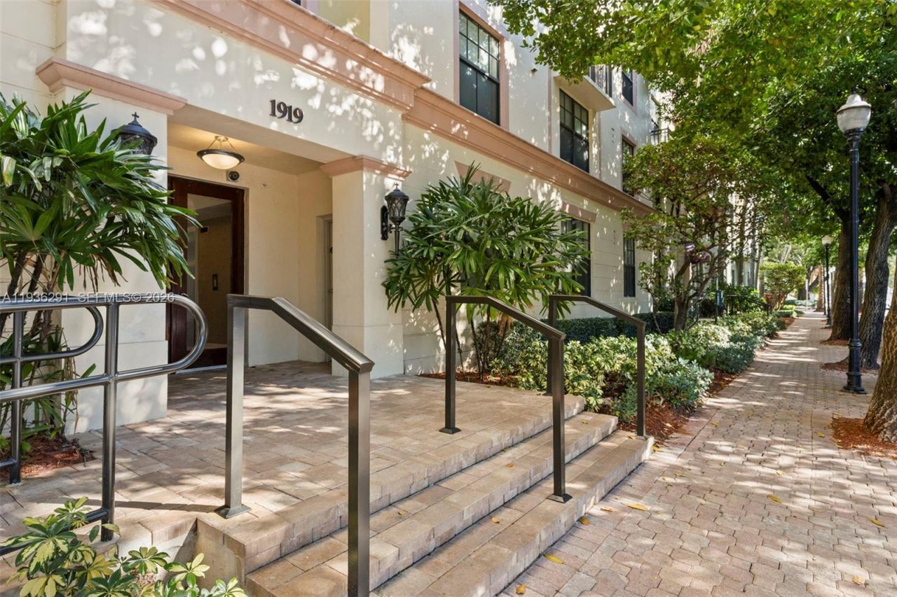 1919 Van Buren St, Unit 418A, Hollywood, FL 33020 Photo