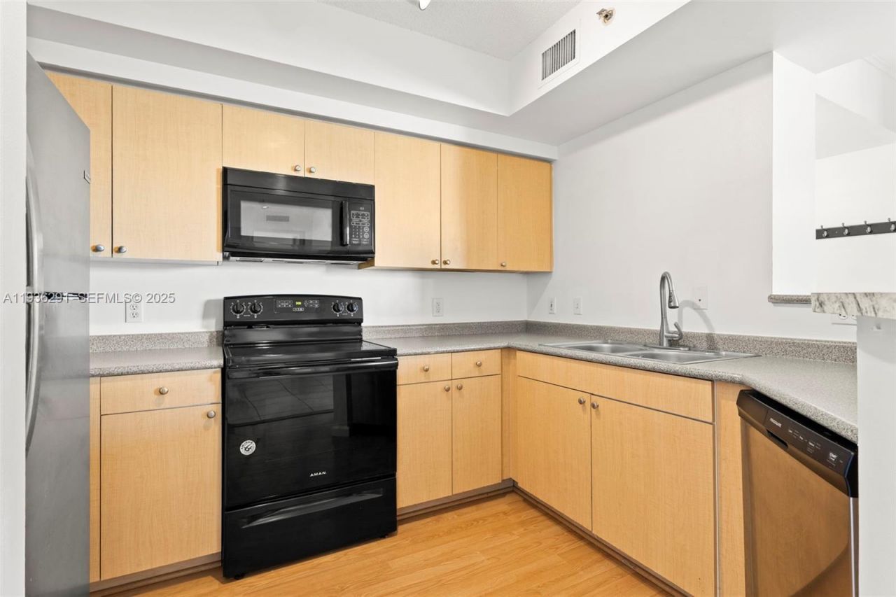 1919 Van Buren St, Unit 418A, Hollywood, FL 33020 Photo