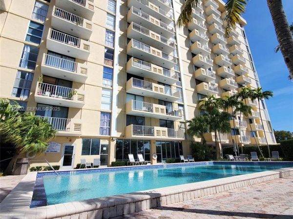Unit 1110, North Miami, FL 33181