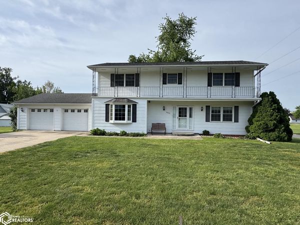 900 E 7th Street, Tama, IA 52339