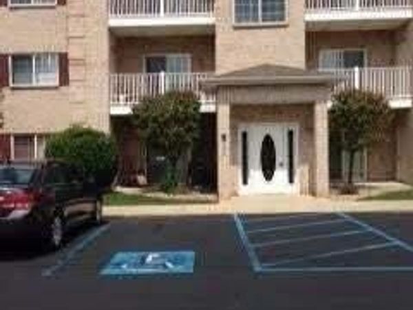 2009 W 75th Place W, Unit 35, Merrillville, IN 46410