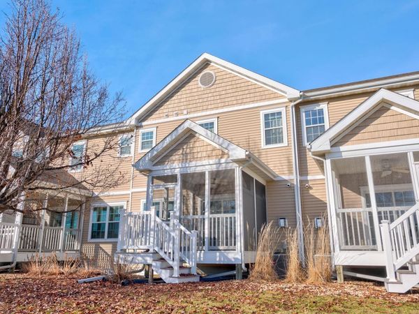 608 Bear Claw Way, Middleton, WI 53562