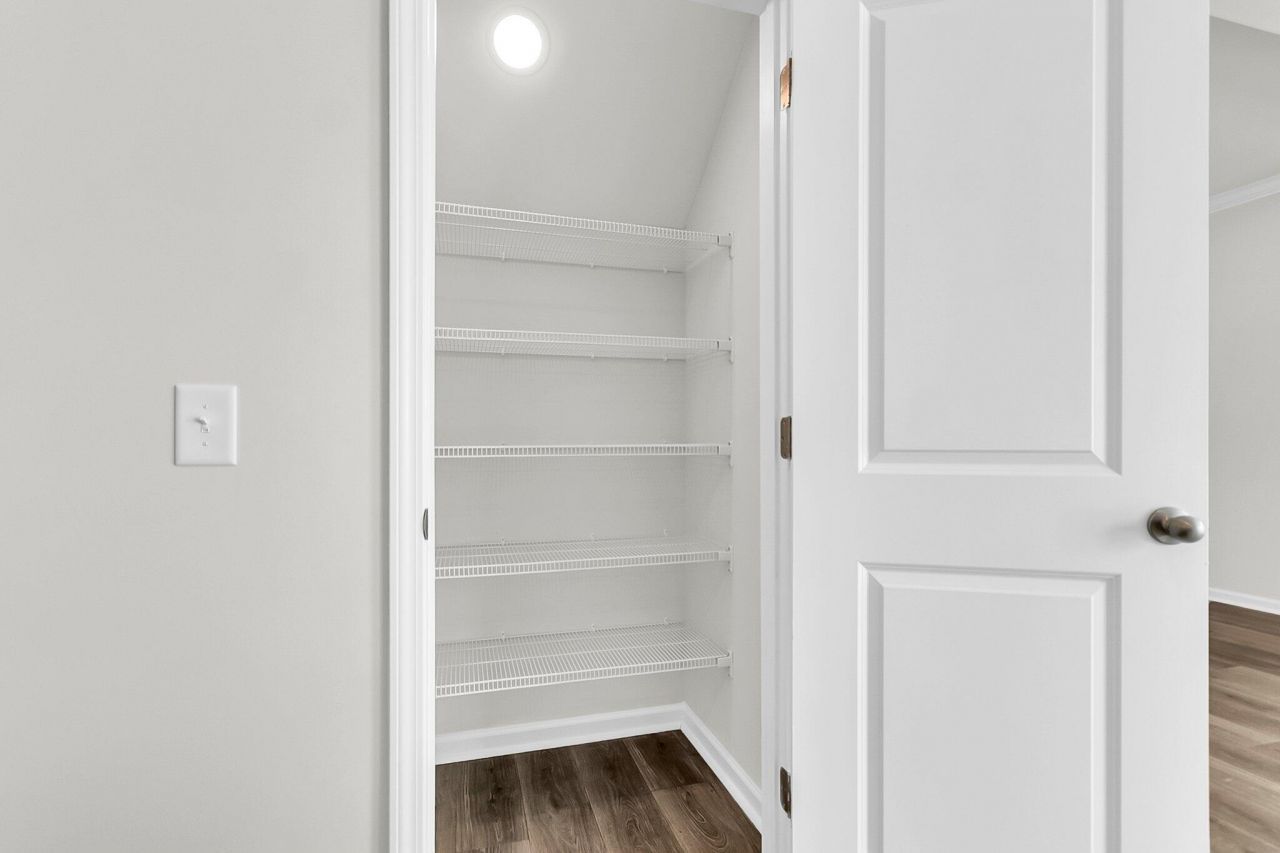 813 Abbey Gardens Lane Photo 10