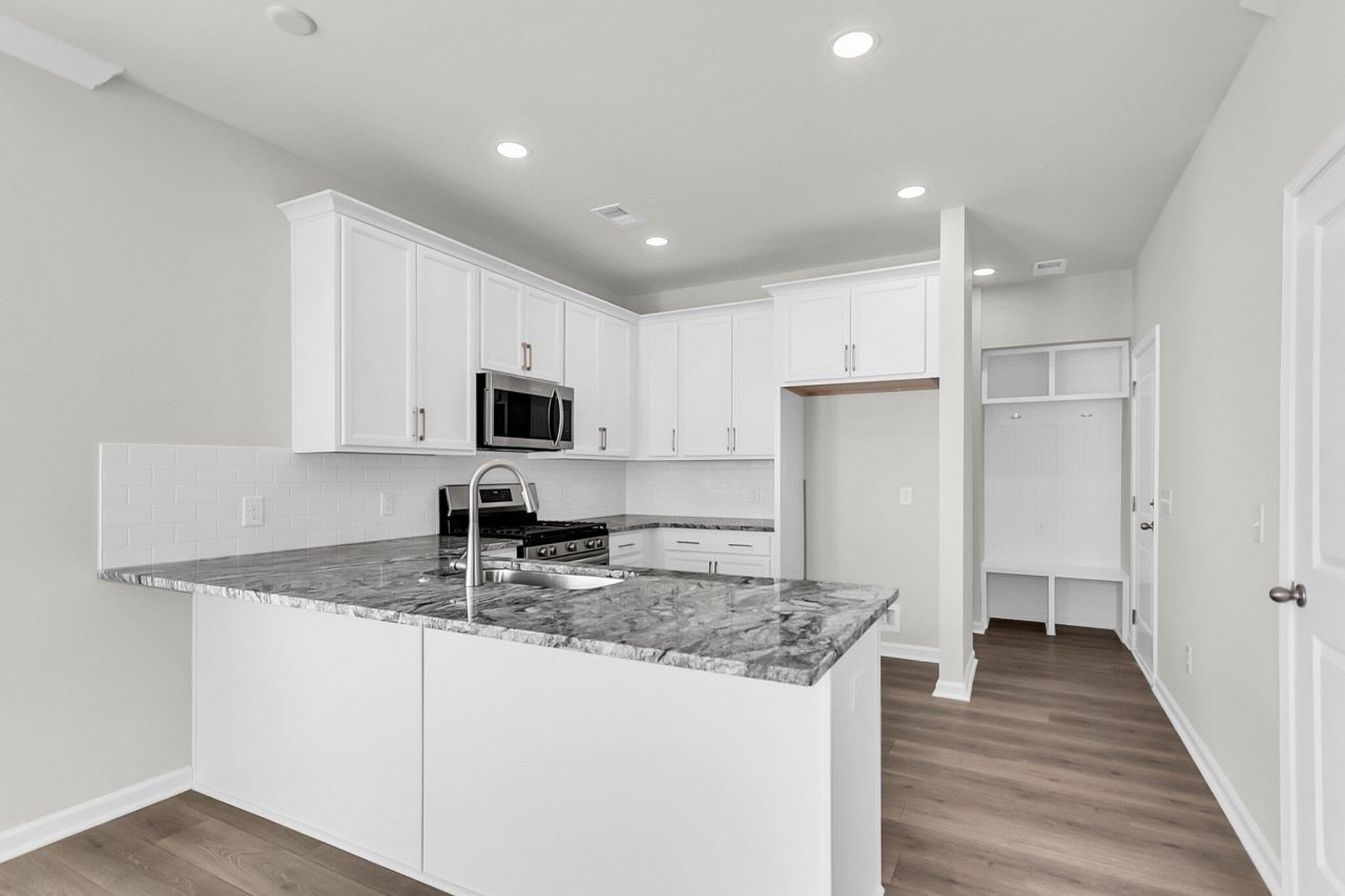 813 Abbey Gardens Lane Photo 8