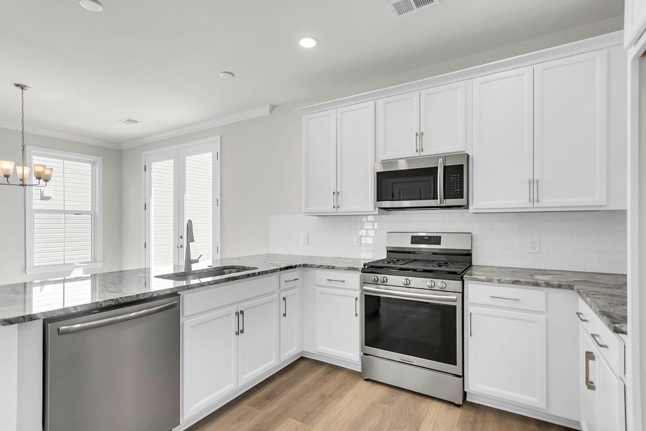 813 Abbey Gardens Lane Photo 9