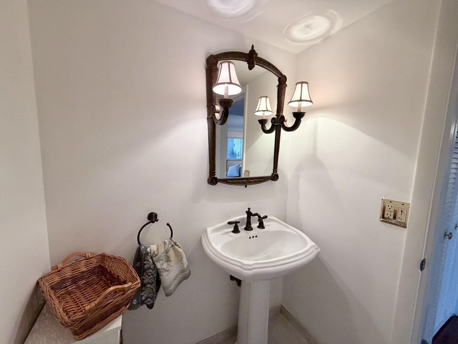 1206 S Lake Drive, Unit 301, Lantana, FL 33462 Photo