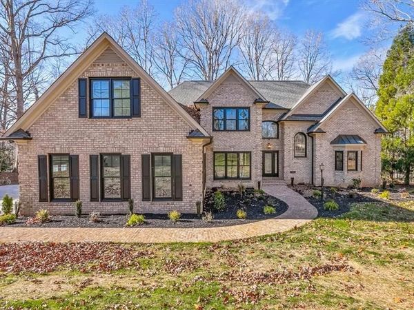 320 Lake Point Lane, Belews Creek, NC 27009