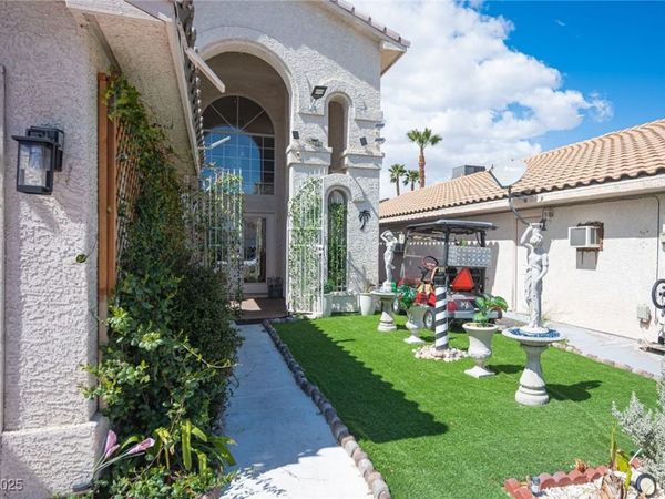 4381 Flagship Court, Las Vegas, NV 89121