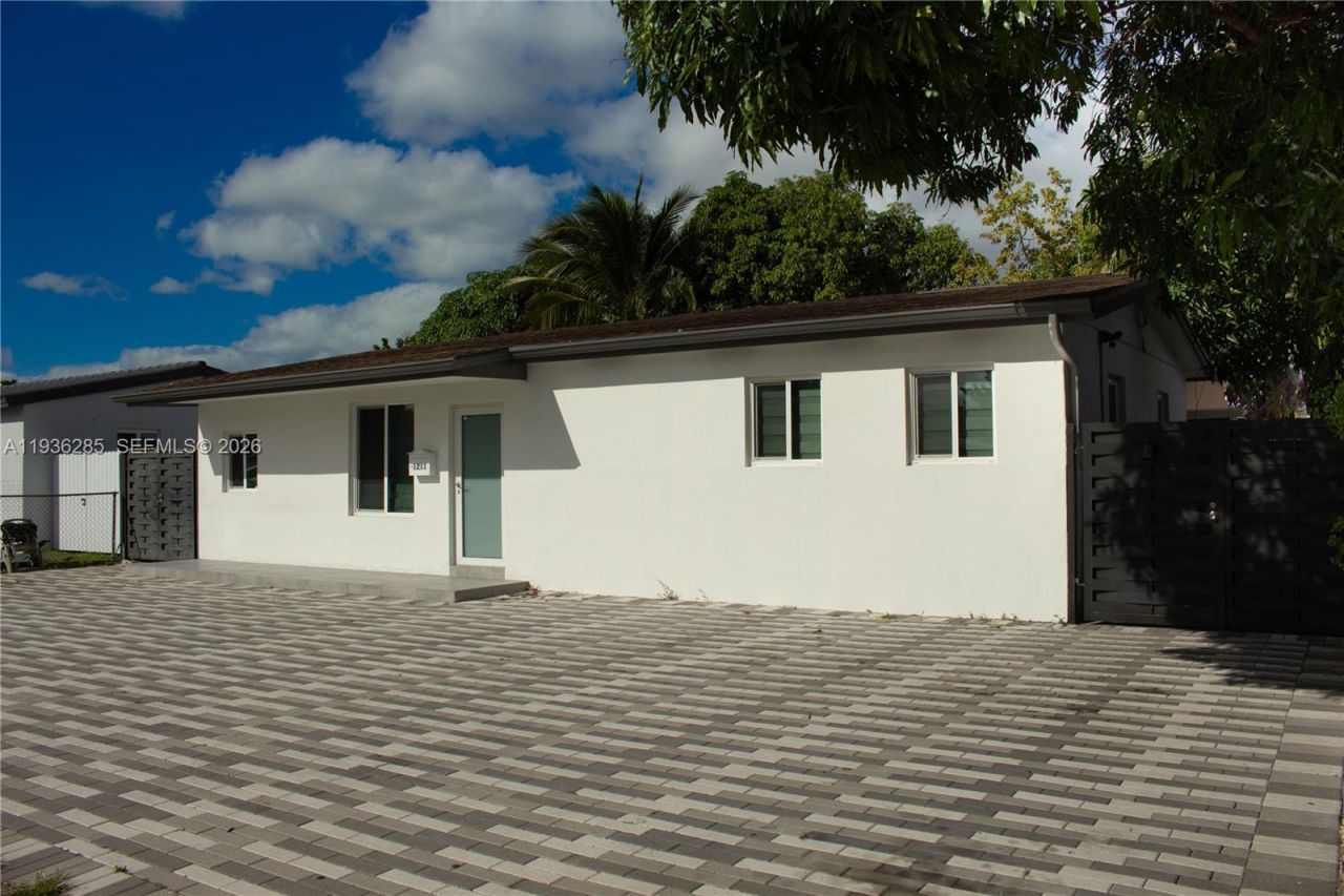 1211 W 34th St, Unit Back, Hialeah, FL 33012 Photo