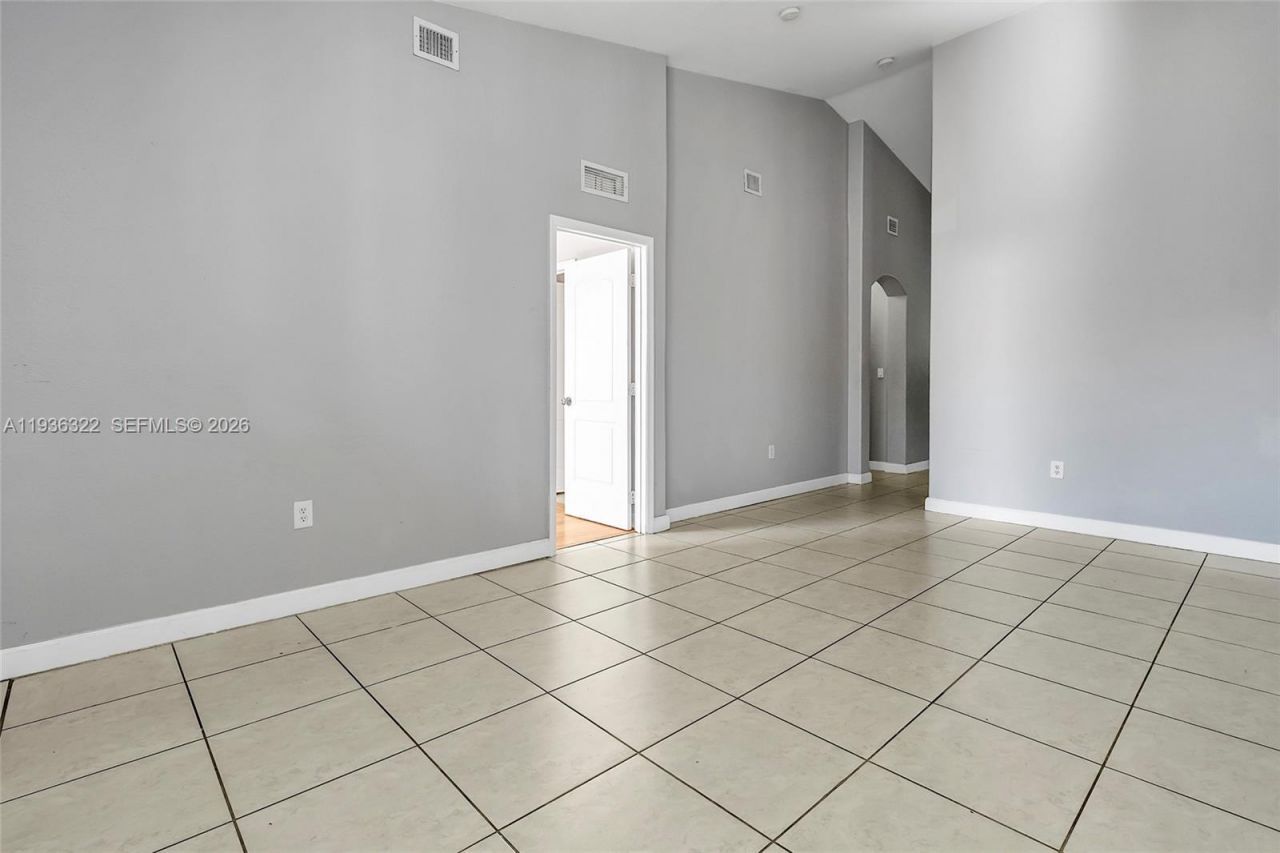 1543 SE 25th St, Unit 204, Homestead, FL 33035 Photo