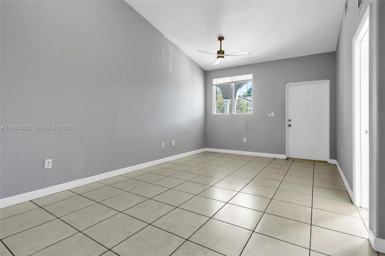 1543 SE 25th St, Unit 204, Homestead, FL 33035 Photo