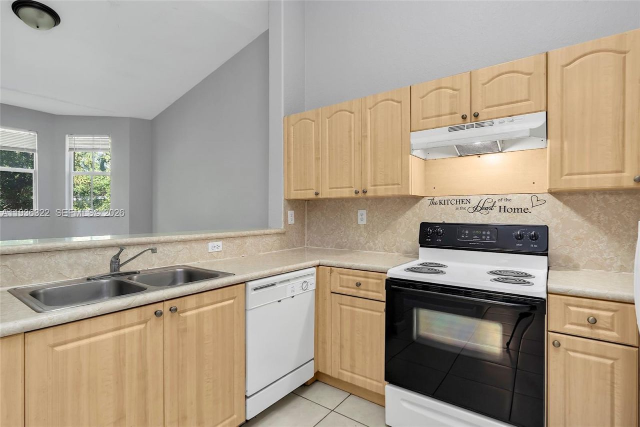 1543 SE 25th St, Unit 204, Homestead, FL 33035 Photo