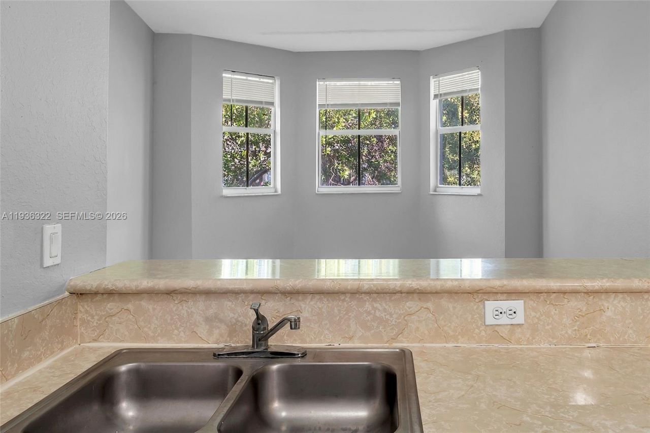 1543 SE 25th St, Unit 204, Homestead, FL 33035 Photo
