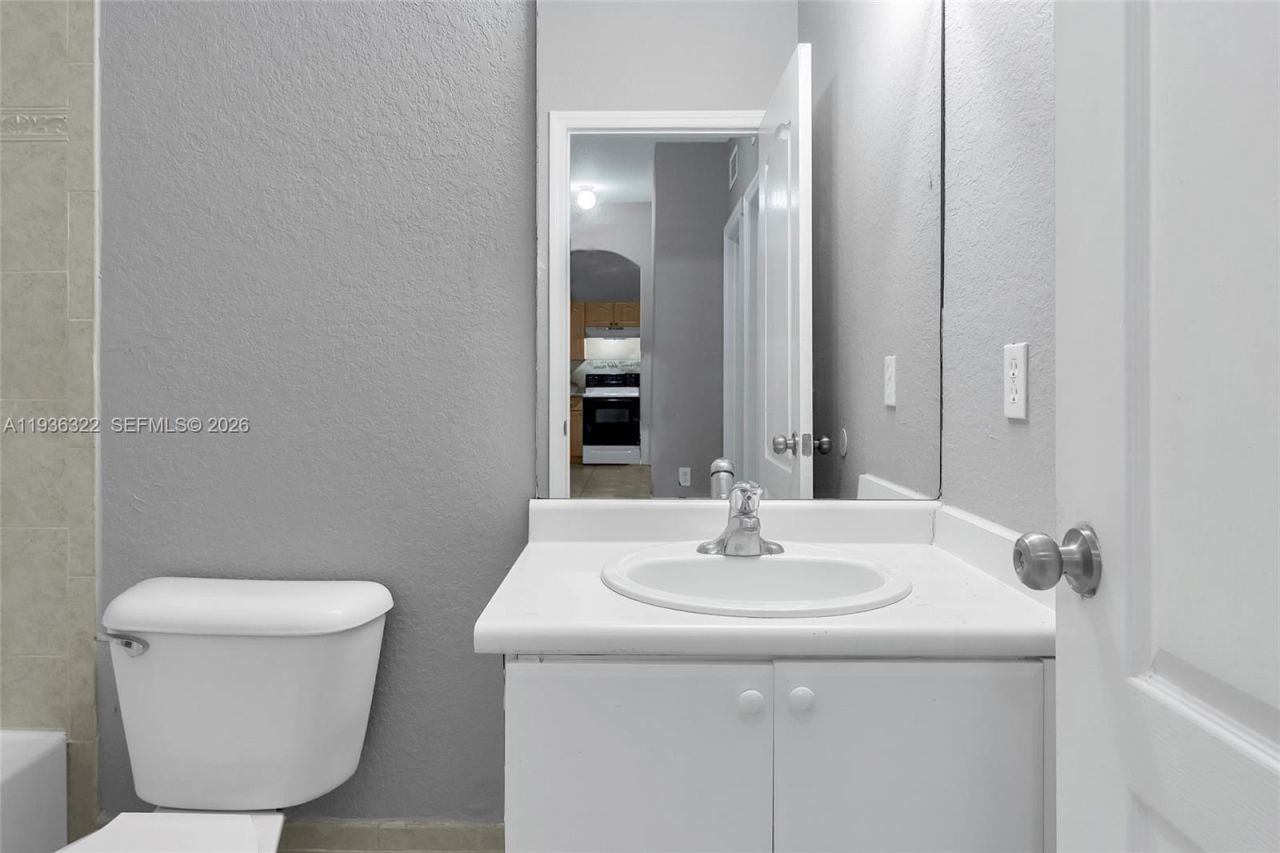 1543 SE 25th St, Unit 204, Homestead, FL 33035 Photo