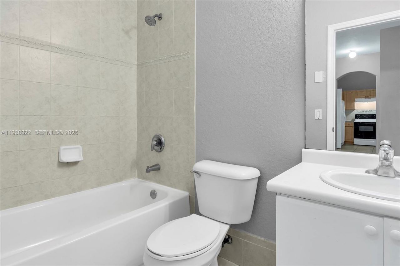 1543 SE 25th St, Unit 204, Homestead, FL 33035 Photo