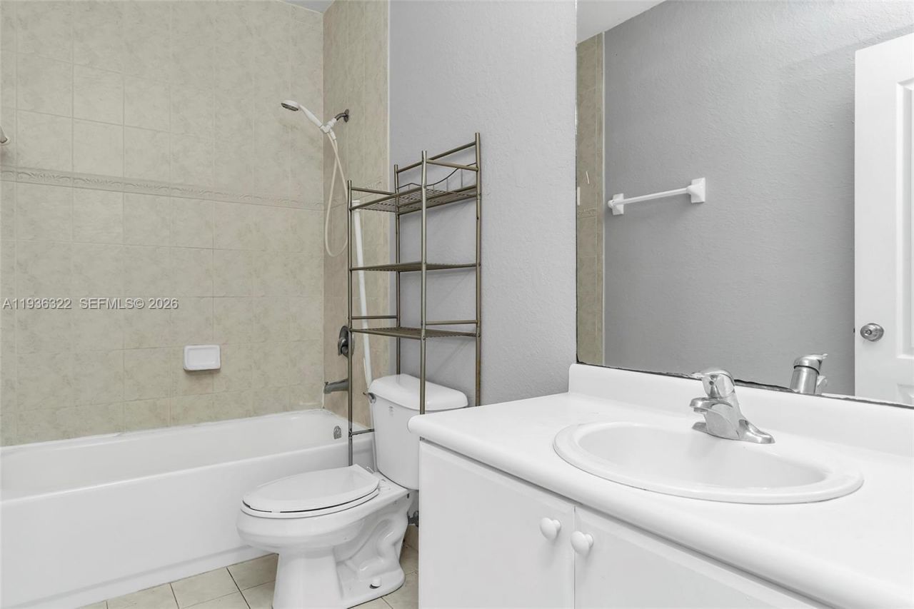 1543 SE 25th St, Unit 204, Homestead, FL 33035 Photo