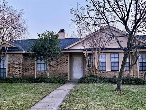 509 Chestnut Drive, Grand Prairie, TX 75052