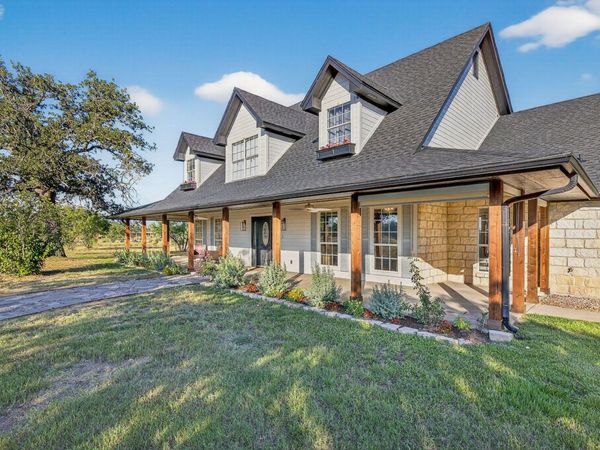 435 Oxbow TRL, Marble Falls, TX 78654