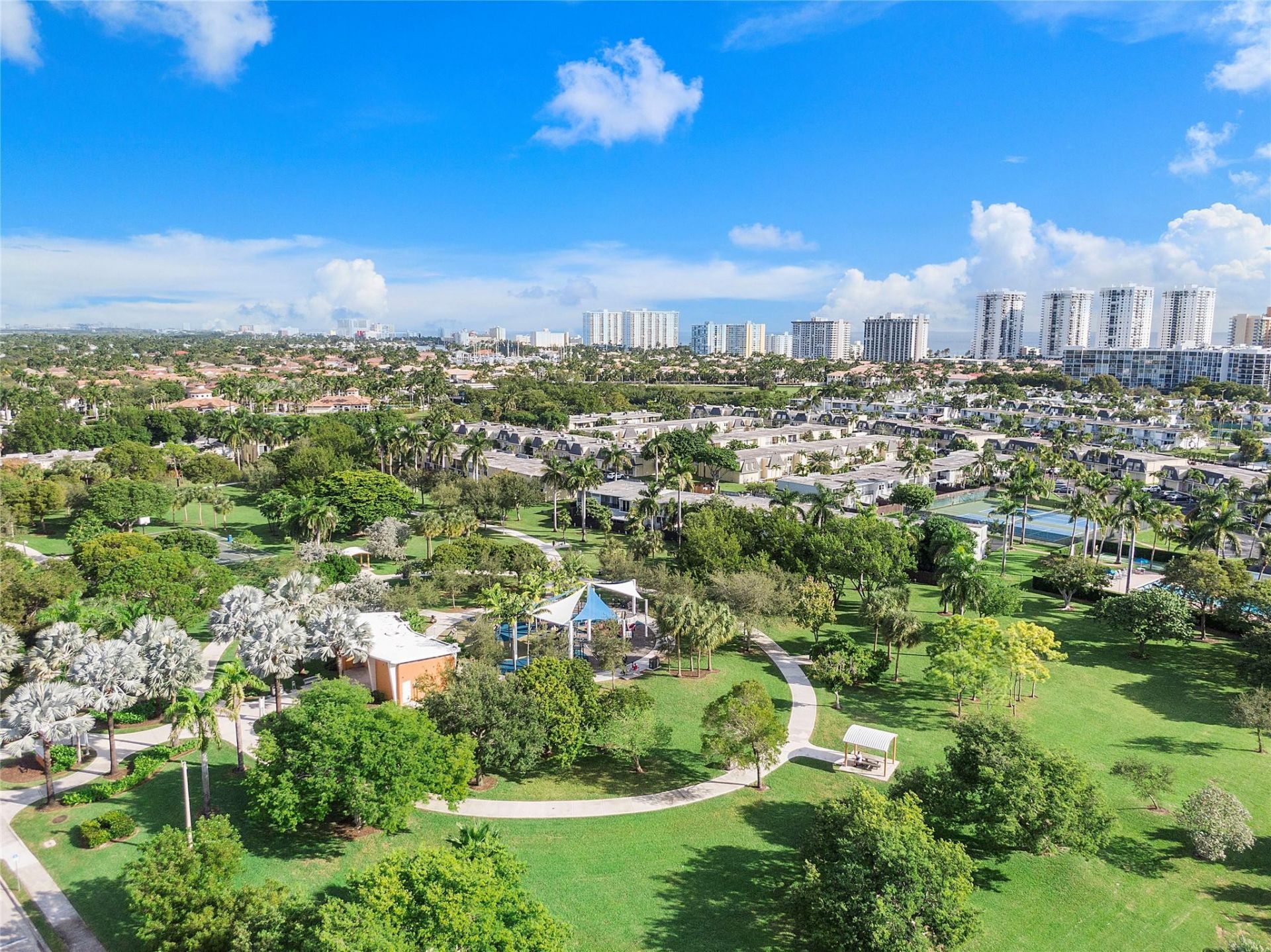 814 NE 25, Unit 64, Hallandale Beach, FL 33009 Photo