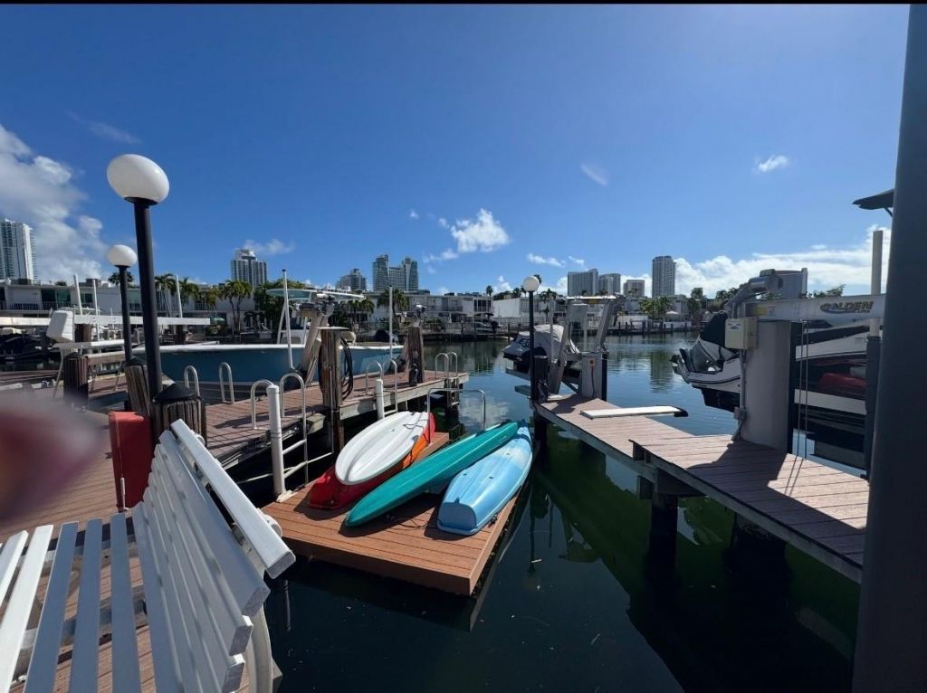 814 NE 25, Unit 64, Hallandale Beach, FL 33009 Photo