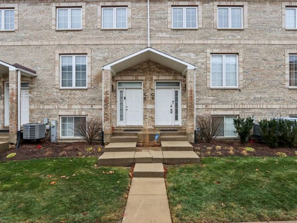 183 N EAST RIVER Road, Unit C5, Des Plaines, IL 60016