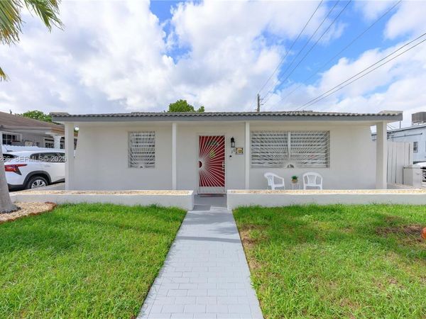 30 SW 57th Ct, Miami, FL 33144