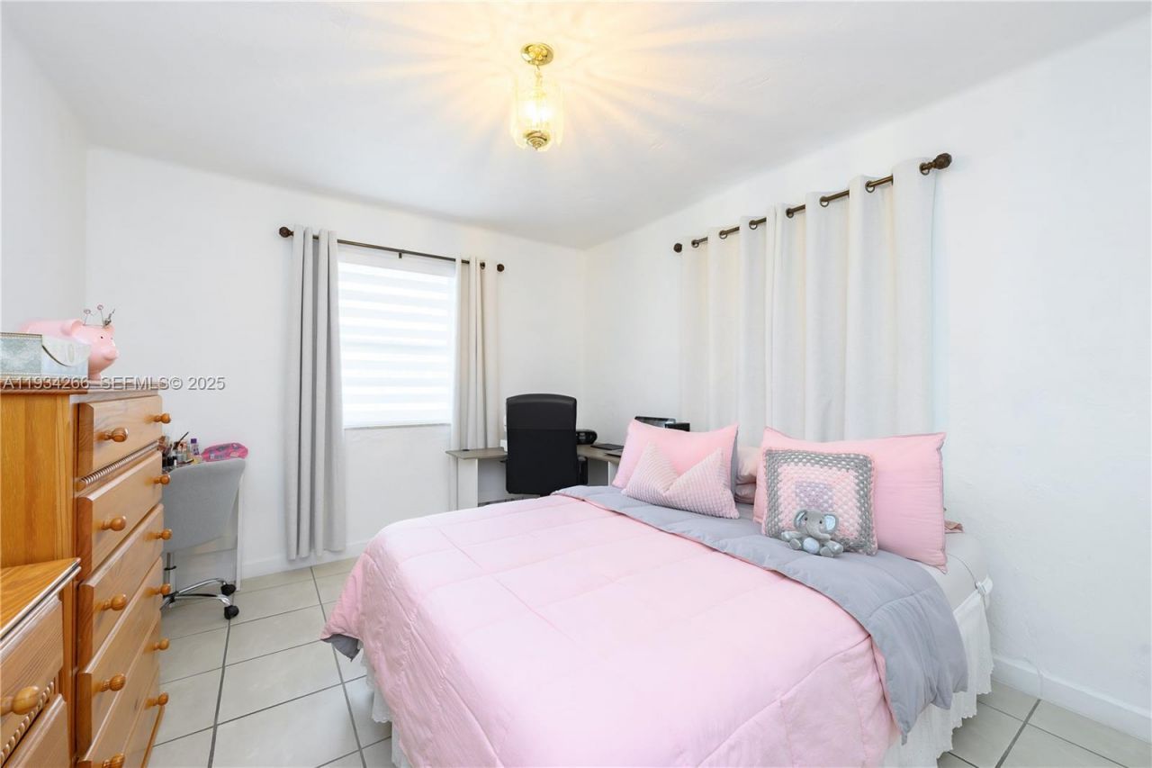 30 SW 57th Ct, Miami, FL 33144 Photo