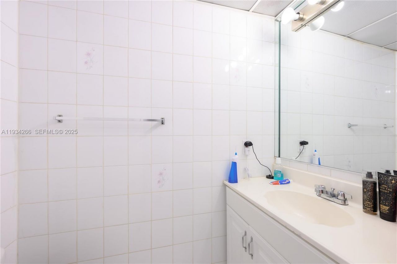 30 SW 57th Ct, Miami, FL 33144 Photo