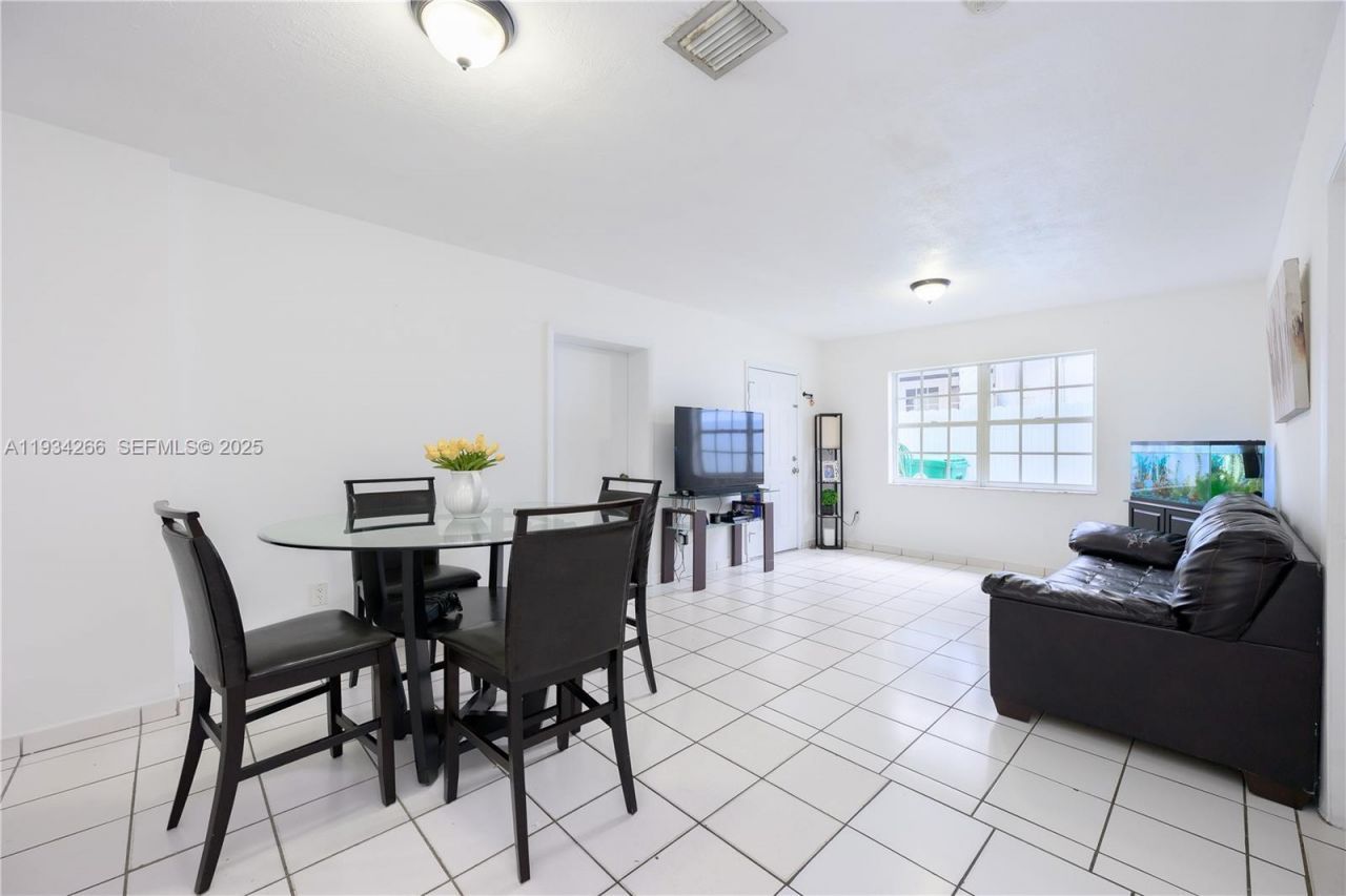 30 SW 57th Ct, Miami, FL 33144 Photo