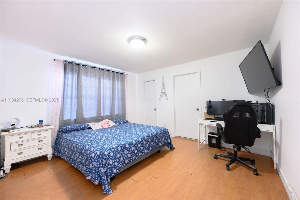 30 SW 57th Ct, Miami, FL 33144 Photo