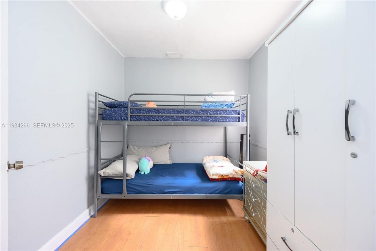 30 SW 57th Ct, Miami, FL 33144 Photo