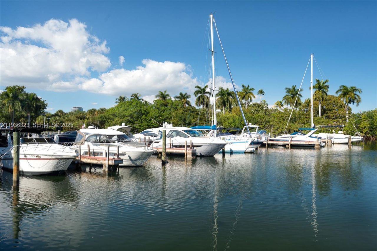 3401 N Country Club Dr, Unit 519, Aventura, FL 33180 Photo