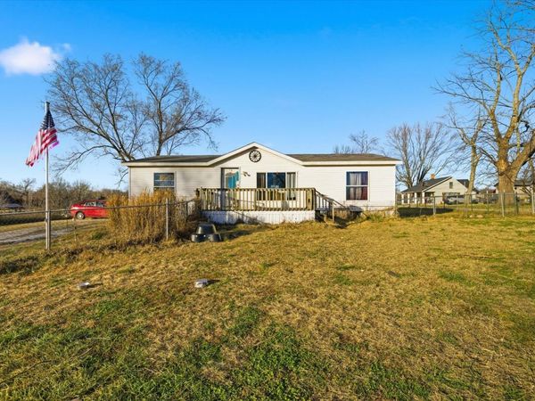 551 E Dunkle Street, Everton, MO 65646