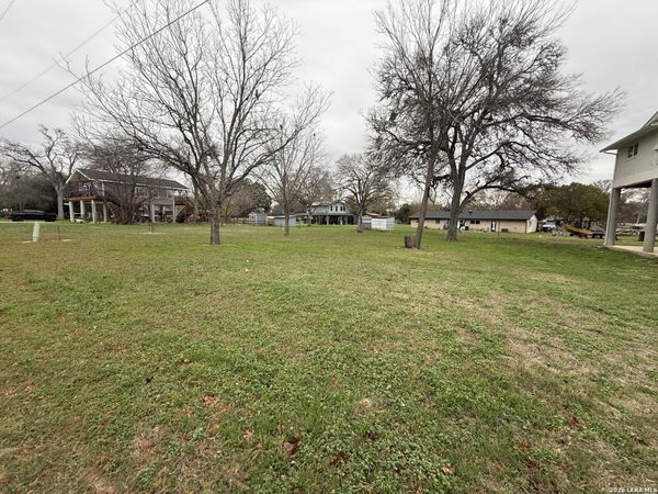 110 Lake Forrest Dr., Seguin, TX 78155