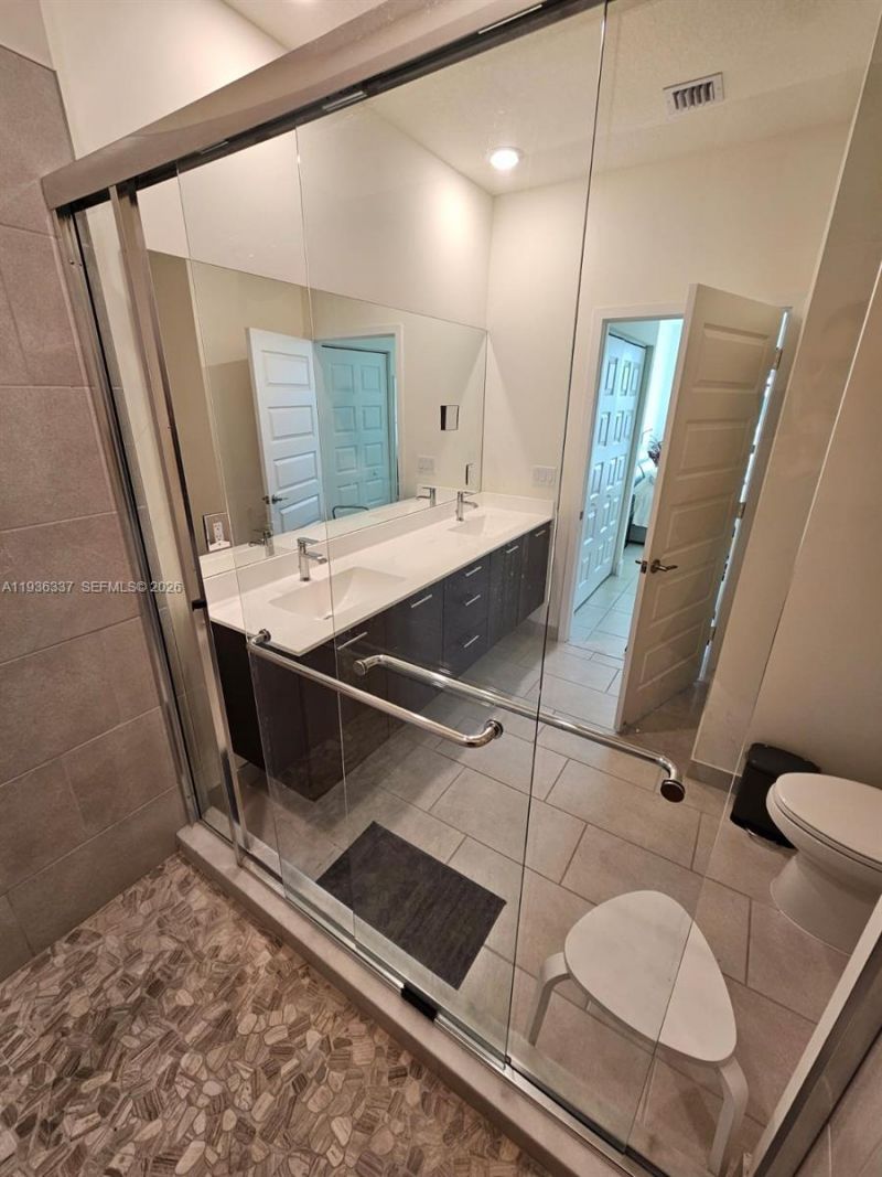 8301 NW 41st St , Unit B-402, Doral, FL 33166 Photo
