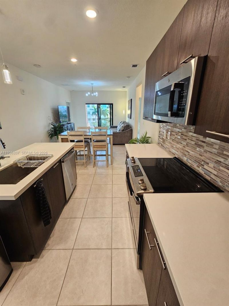 8301 NW 41st St , Unit B-402, Doral, FL 33166 Photo