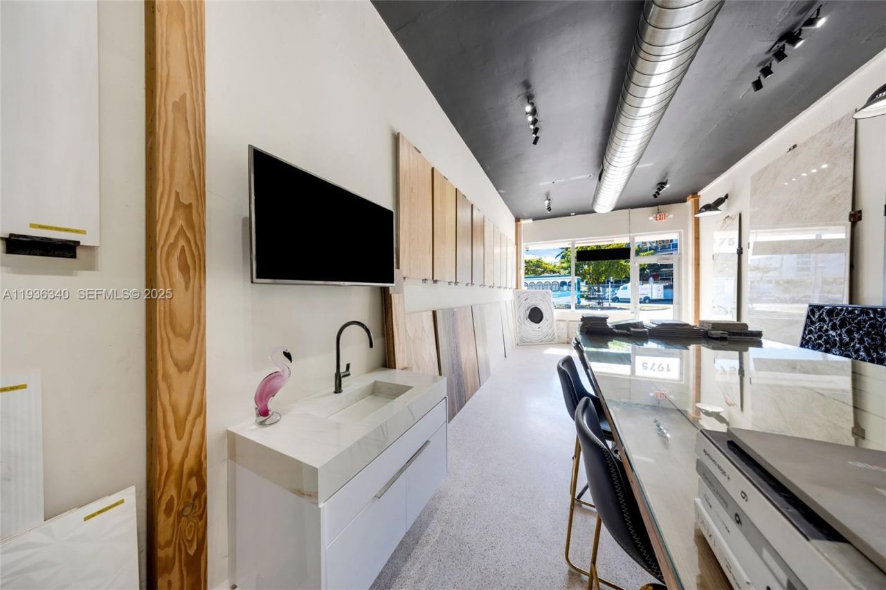 1975 71st St, Miami Beach, FL 33141 Photo