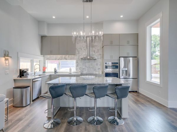 1015B Summit Ave, Nashville, TN 37203