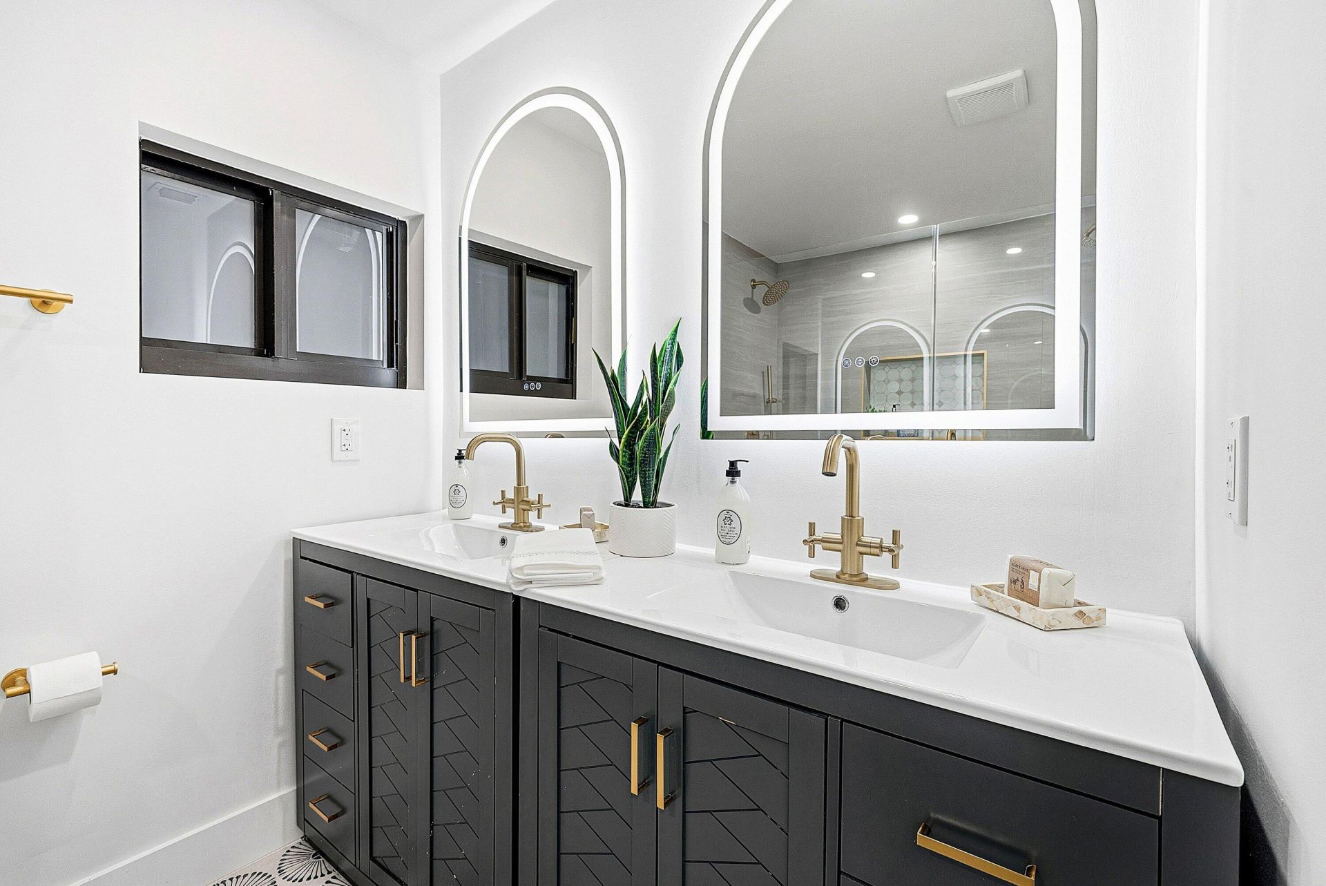 447 36th Street, West Palm Beach, FL 33407 Photo