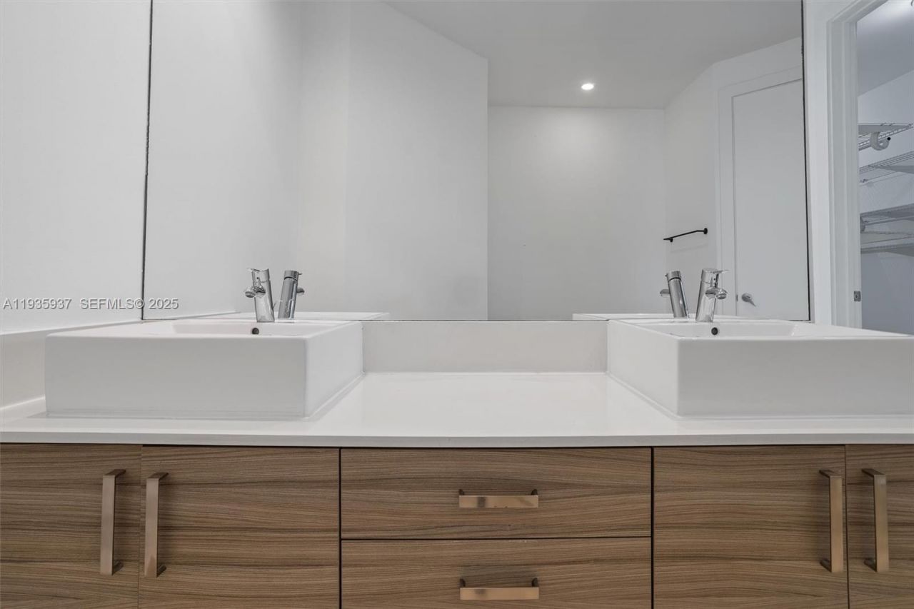 2784 SW 34th Ave, Miami, FL 33133 Photo