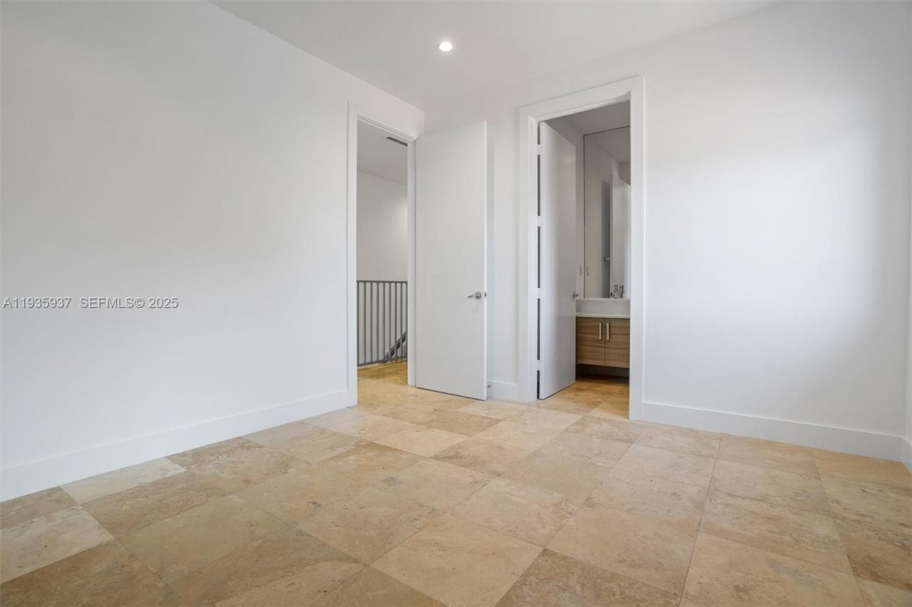 2784 SW 34th Ave, Miami, FL 33133 Photo