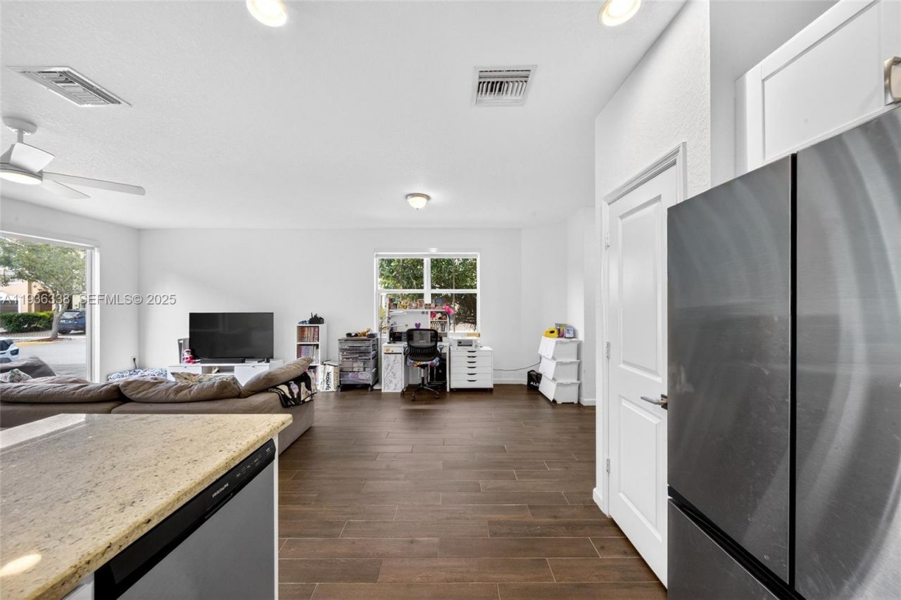 1420 SE 24th Ter, Homestead, FL 33035 Photo