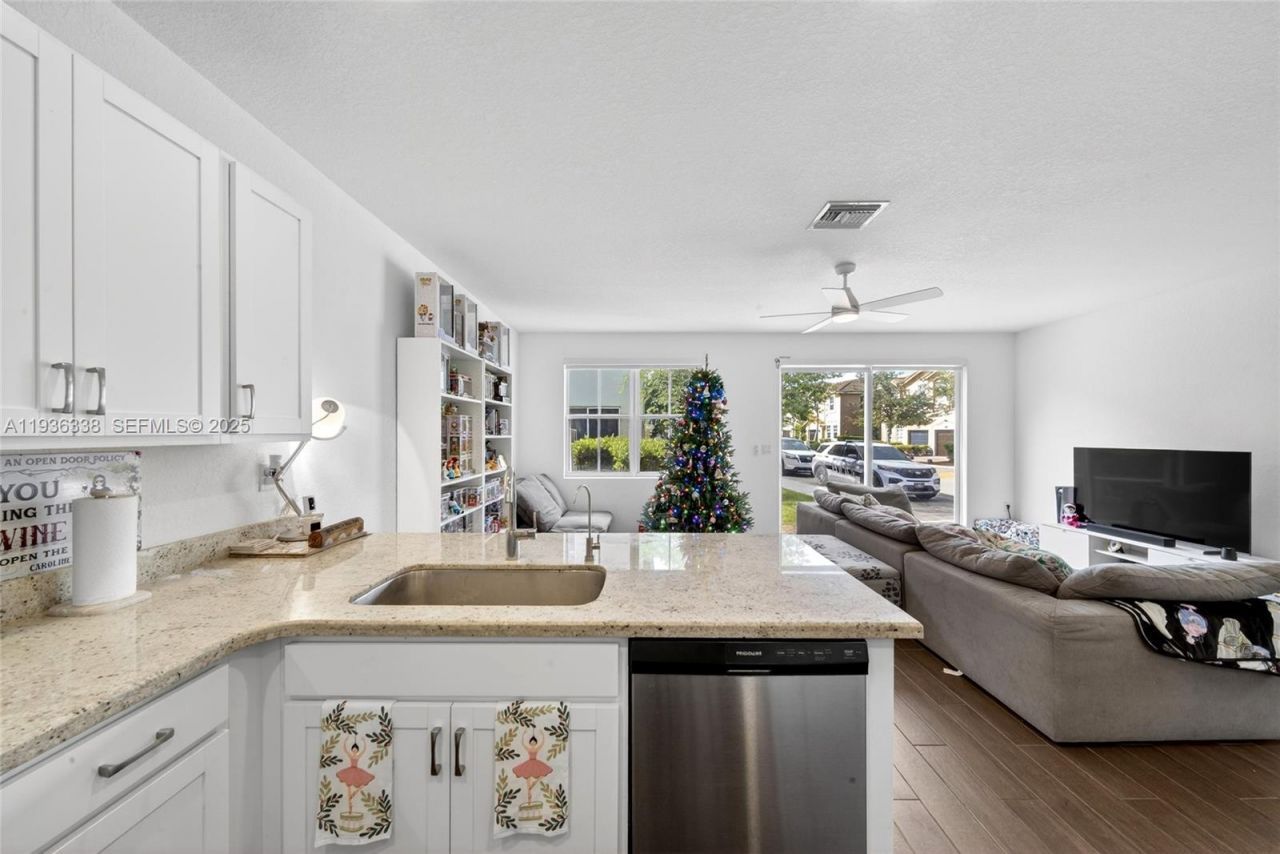 1420 SE 24th Ter, Homestead, FL 33035 Photo