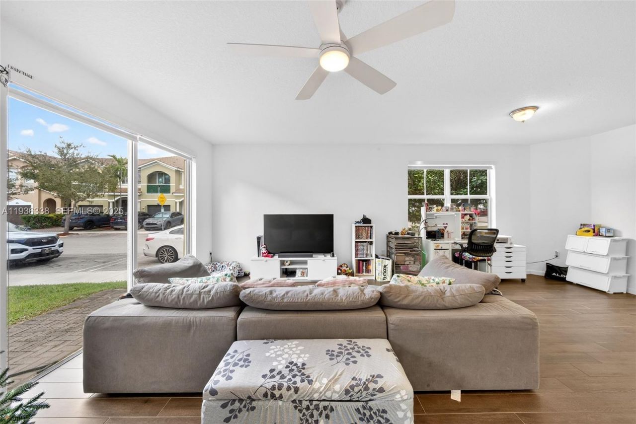 1420 SE 24th Ter, Homestead, FL 33035 Photo