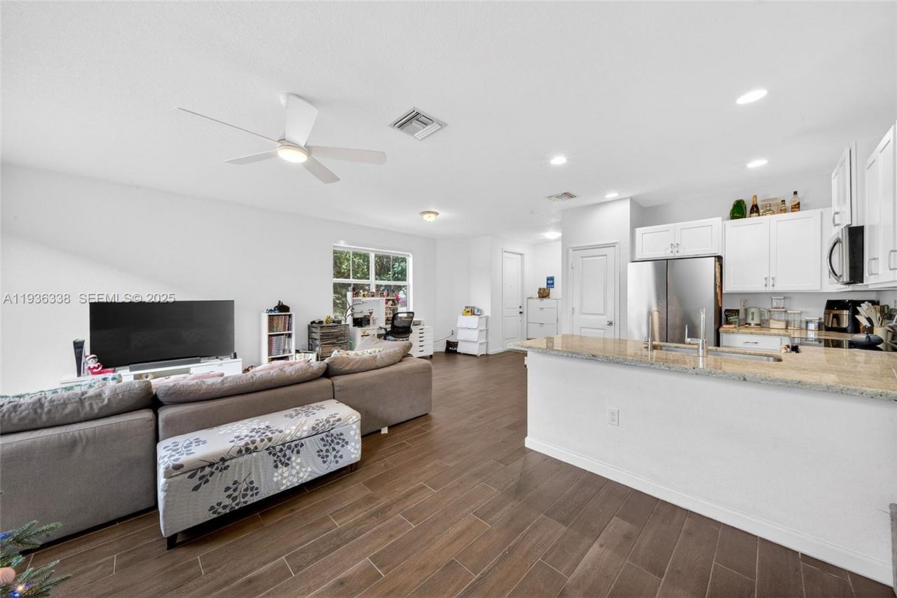 1420 SE 24th Ter, Homestead, FL 33035 Photo