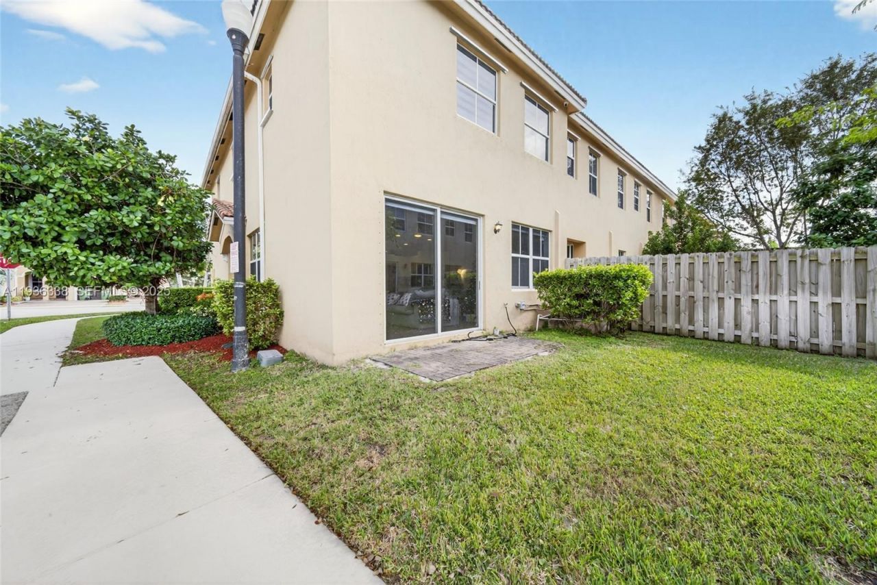 1420 SE 24th Ter, Homestead, FL 33035 Photo