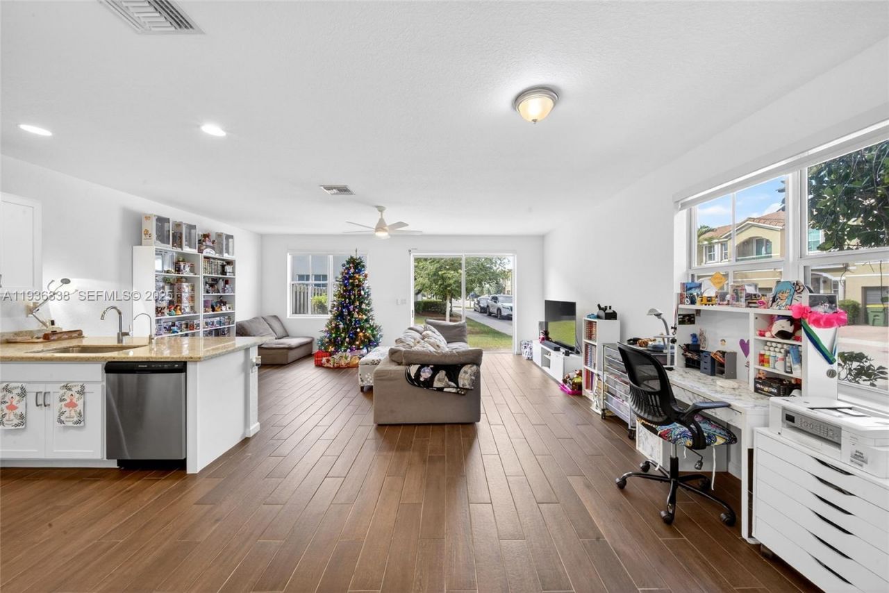 1420 SE 24th Ter, Homestead, FL 33035 Photo