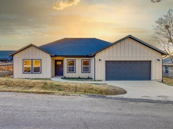 5716 Stonegate, Granbury, TX 76048