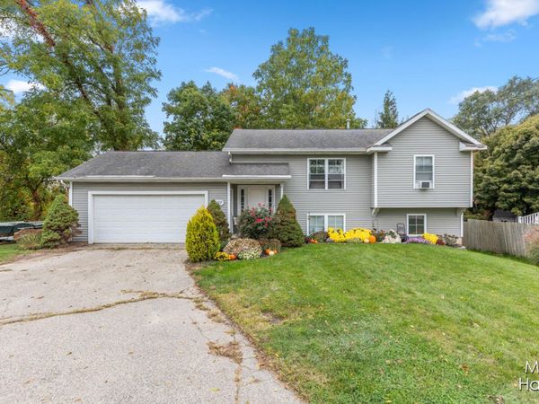 6487 36th Avenue, Hudsonville, MI 49426